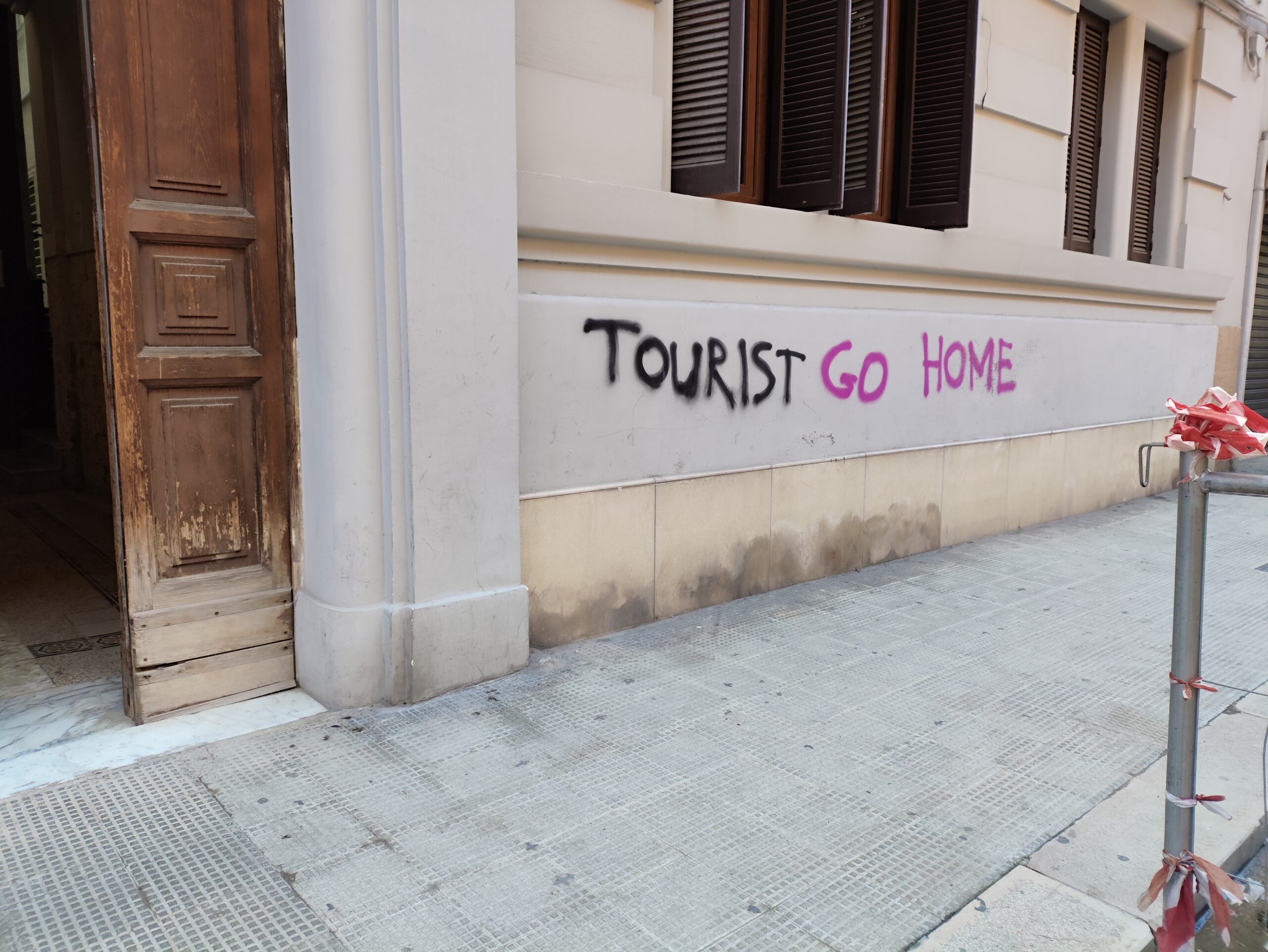 Tourist go home
