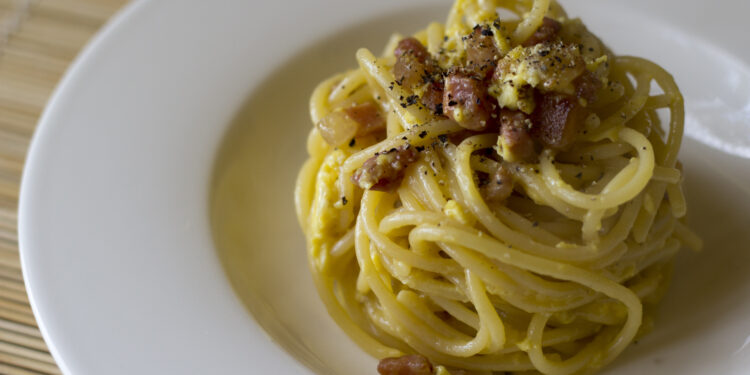 Spaghetti Alla Carbonara (32998643591)