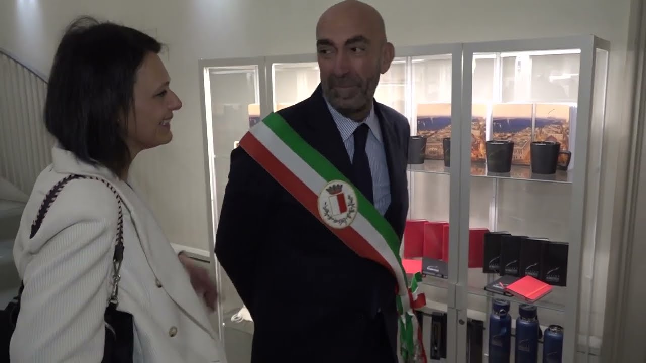 Petruzzelli, Nuovo Bookshop: Il Restyling Dell’architetto Daniela Boscia. Tantissimi Gadget – Video