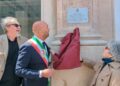 14 05 25 Apposta Una Targa In Memoria Di Giovanni Capaldi Fondatore E Direttore Del Conservatorio Niccolò Piccinni