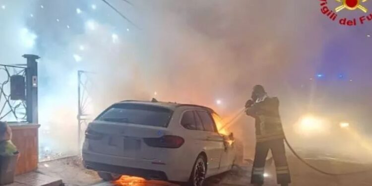 Auto Incendiata