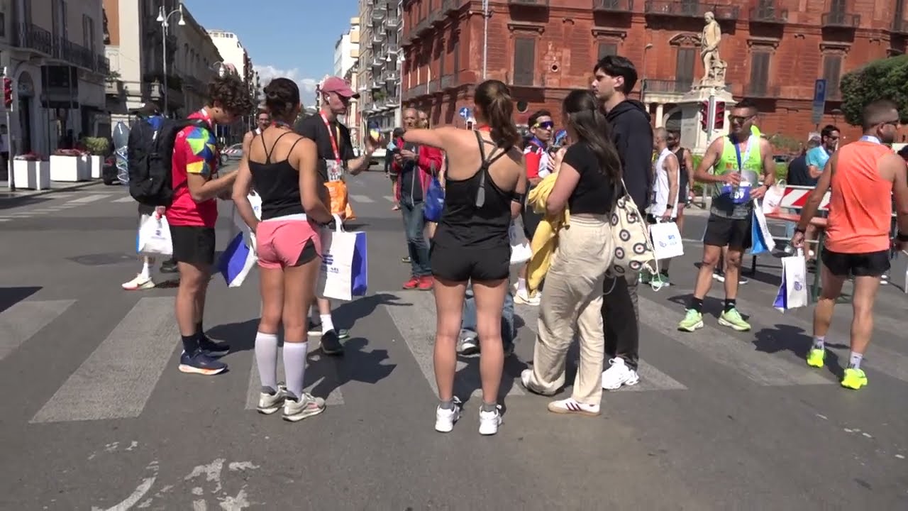 Bari, Tutti Pazzi Per La Corsa: La Quinta Edizione Della Med Marathon. Pienone Di Atleti E Curiosi – Video