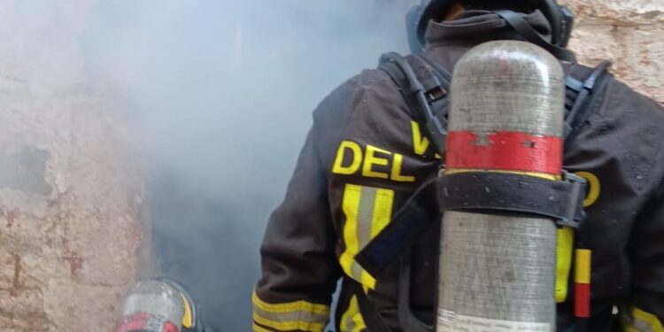 Vigili Del Fiuoco Incendio Casa