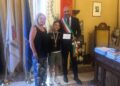 07 07 25 Sindaco Consegna Un Riconoscimento A Vito Castelletti, Campione Italiano Di Pattinaggio Artistico A Rotelle