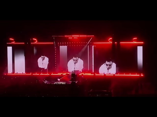 Cesare Cremonini, La Prima Al San Nicola è Show: In 50mila A Cantare Con Lui. “bari Abbracciami!” – Video