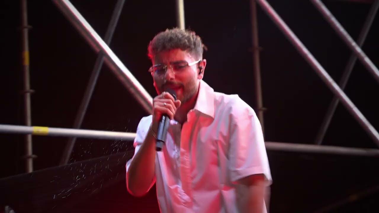 Polignano A Mare, Rocco Hunt Arriva Al Concerto A Cala Ponte Marina In Gommone: “pazzesco” – Video