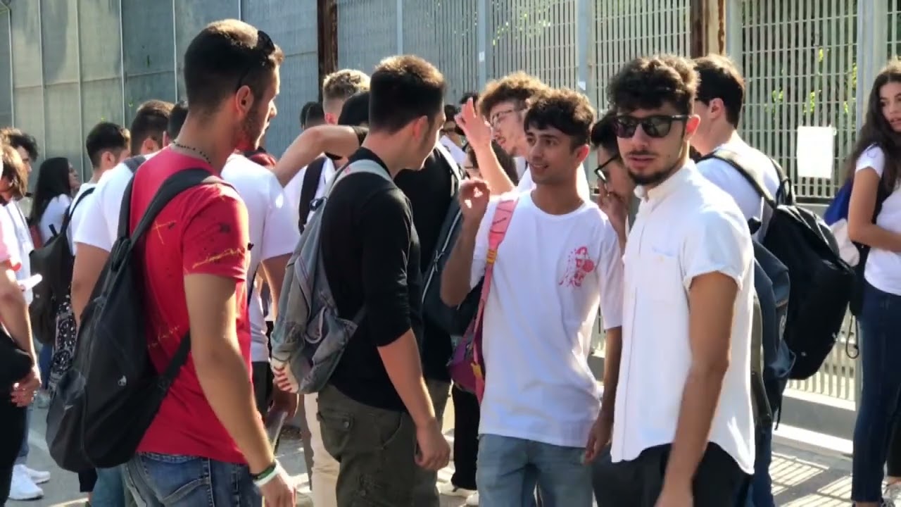 Scuola, Niente Minigonne E Jeans Strappati: Torna Il Dress Code. Cosa Pensano Gli Studenti A Bari – Video