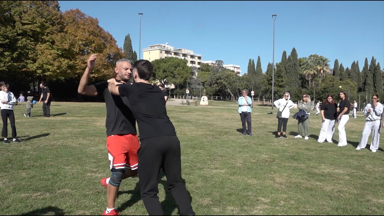 Bari, Al Parco 2 Giugno Un Corso Di Difesa Personale: “una Palestra A Cielo Aperto Per Imparare A Difenderci” – Video