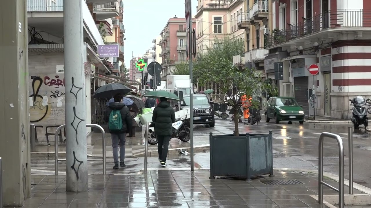 Arriva Natale, Ma A Bari Corso Benedetto Croce è Senza Luminarie: “noi Dimenticati, è Un Danno” – Video