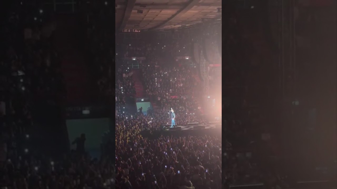 Da “la Musica Non C’è” A “le Luci Della Città”, Coez Incanta Bari. E Fa Cantare Tutto Il Palaflorio – Video E Foto