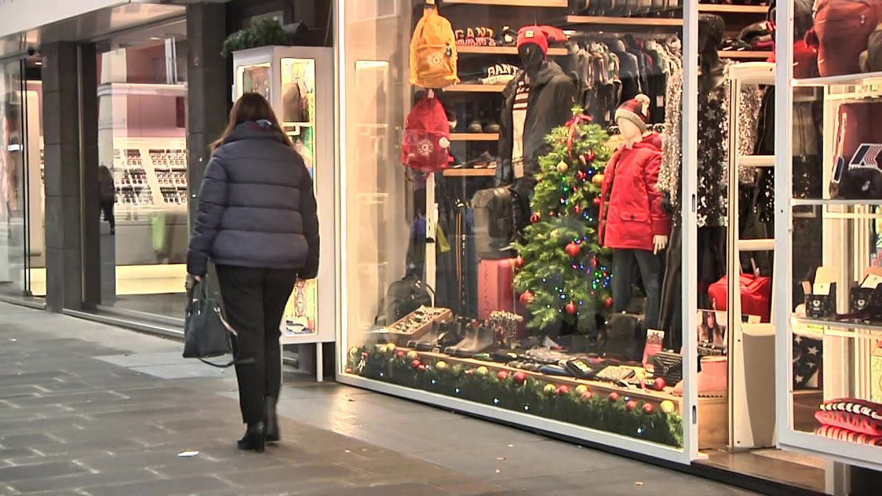 Bari, Con Il Ponte Dell’immacolata Parte Lo Shopping Natalizio: “ma Via Argiro è Un Cantiere” – Video