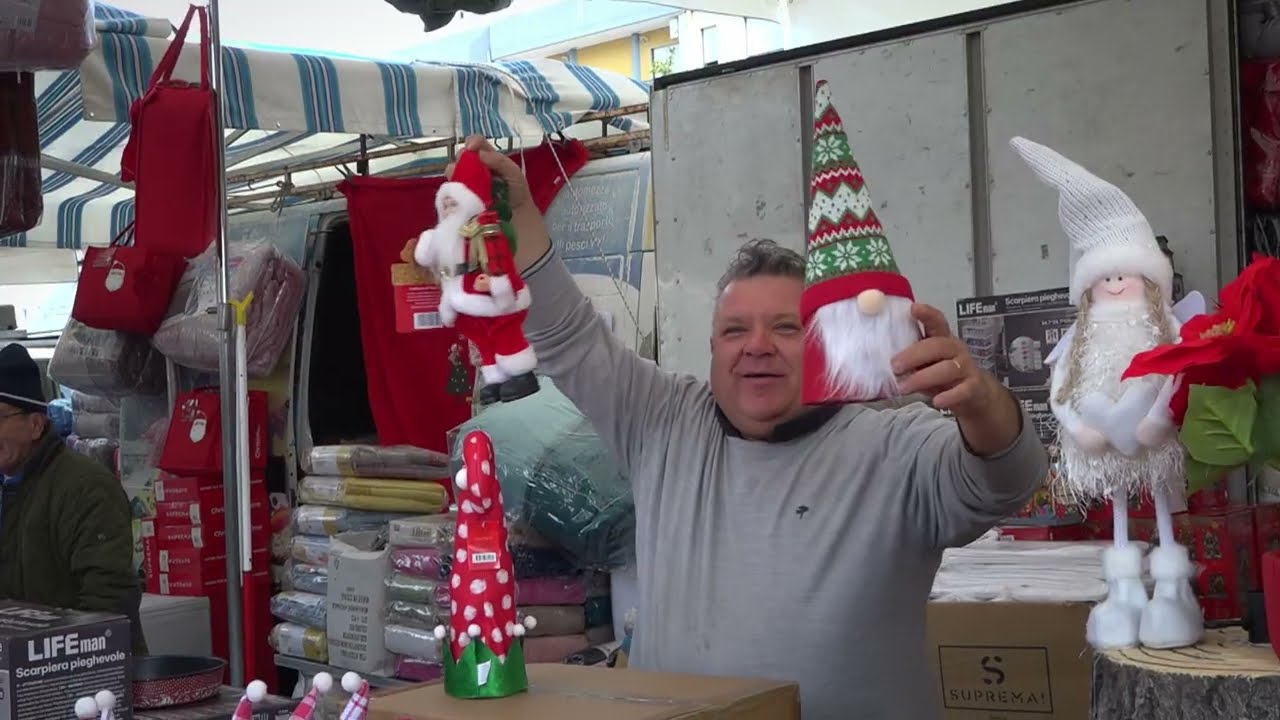 Bari, Il Natale Bussa Alla Porta Del Mercato Settimanale Di Via Salvemini: “qui Tante Idee Regalo” – Video
