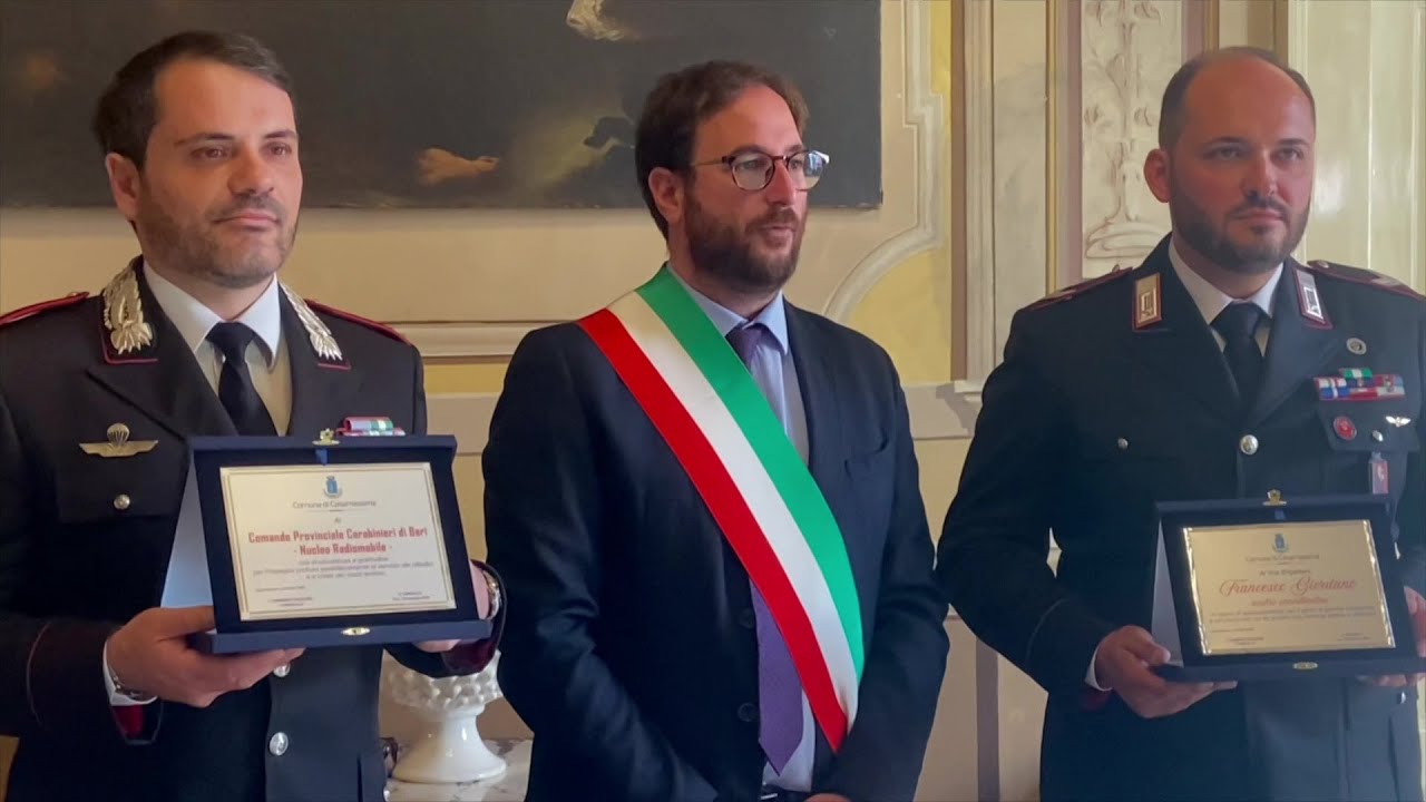 Comprarono Seggiolino Per Far Partire Mamma E Bimbo, Premiati Carabinieri: “un Gesto Di Cuore”