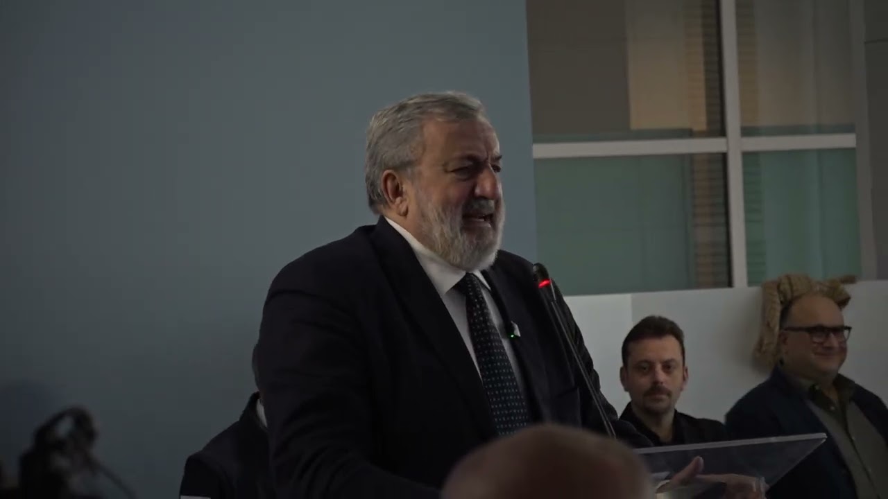 Regione Puglia, Emiliano Saluta E Si Commuove: “fate Sempre Di Più Per Questa Nostra Amata Terra” – Video