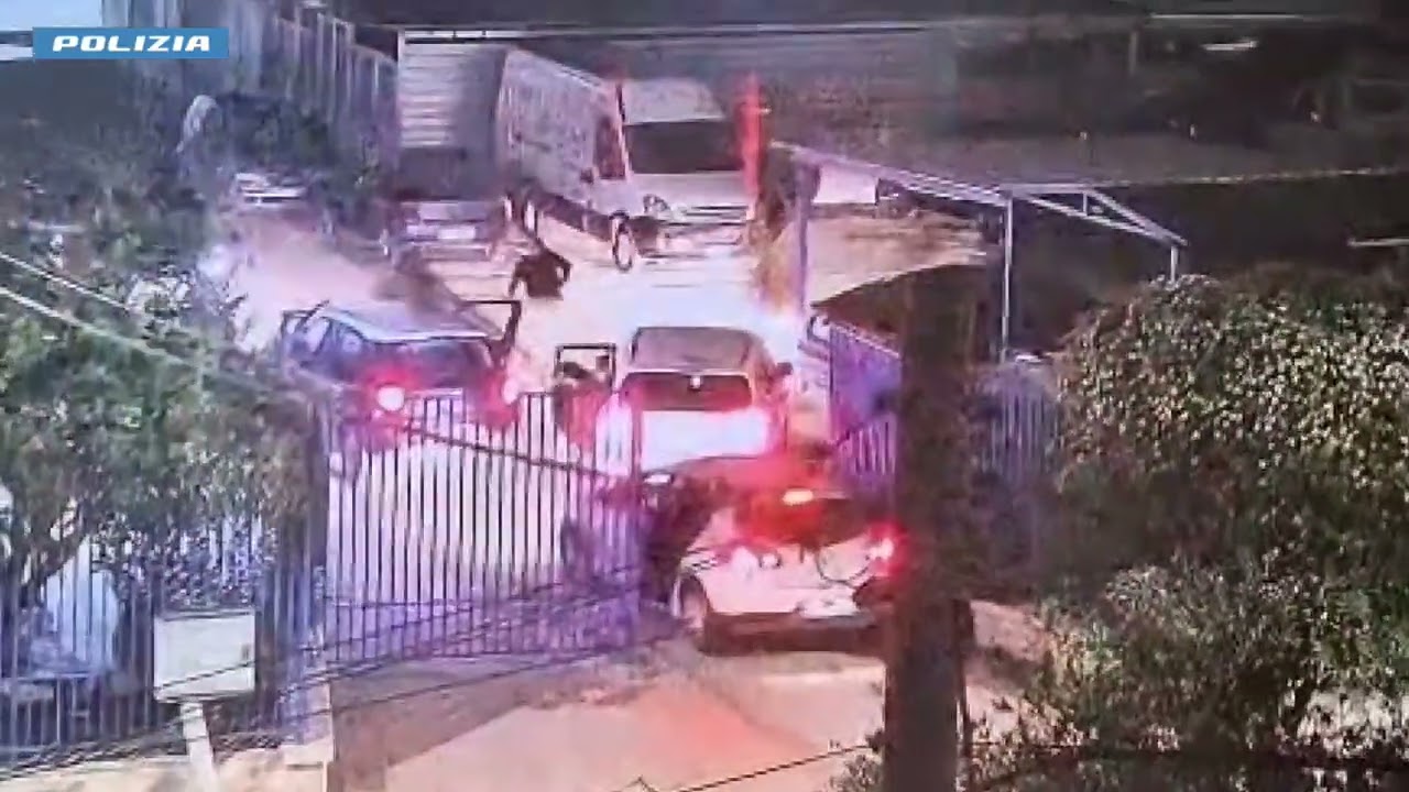 Beccato A Rubare Un’auto, Accelera E Tenta Di Investire Tre Poliziotti: Arrestato 32enne Di Bitonto – Video