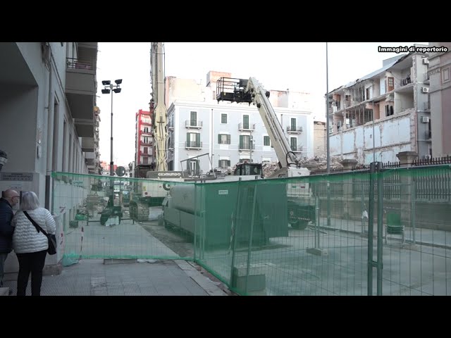 Crollo Palazzina A Carrassi, Le Fondamenta Saranno Rimosse: La Decisione Dopo Il Sopralluogo – Video