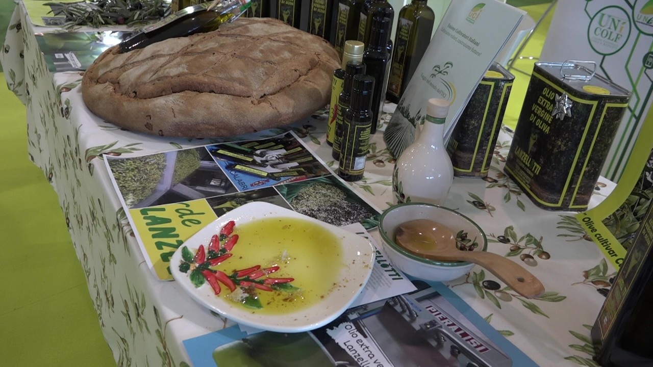 Olio, Da Coldiretti L’allarme Dei Mercati Paralleli Di Prodotto Estero: “solo Il 3% Controllato Dall’ue” – Video