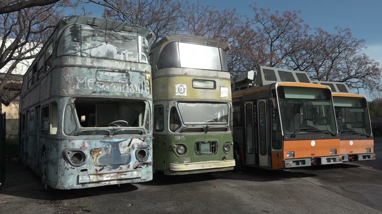Bari, La Vergogna Dei Bus Storici Abbandonati Allo Stadio Della Vittoria: “potremmo Valorizzarli” – Video