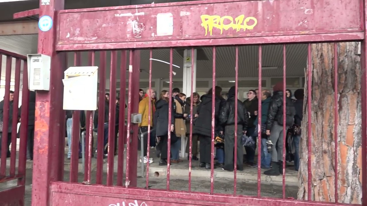 L’ex Cinema Esedra è Inagibile, Per Gli Studenti Del Romanazzi Torna L’incubo Dei Doppi Turni – Video