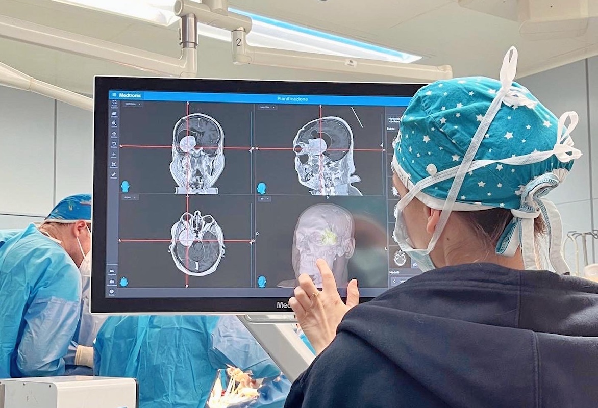 Intervento Di Neurochirurgia Medico Dottore