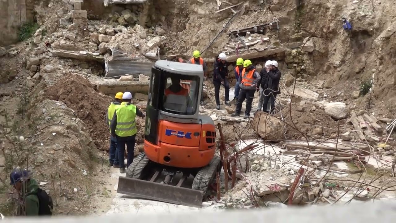 Bari, Crollo Palazzina Via Pinto: Rimossi Pilastri Per Incidente Probatorio. “caduti Nel Cratere” – Video