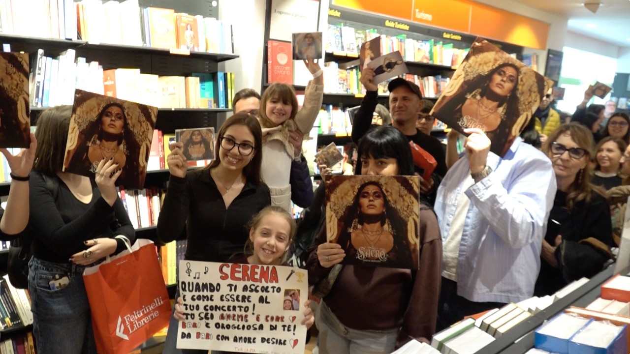 Bari, Tutti In Fila Per Serena Brancale: L’abbraccio Dei Fan Per Il Lancio Di ‘sacro’. “una Grande Emozione” – Video