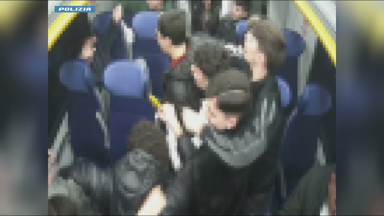 Giovane Aggredito Sul Treno Foggia Bari: Identificati 4 Minorenni Di Bisceglie. “hanno 16 E 17 Anni” – Video