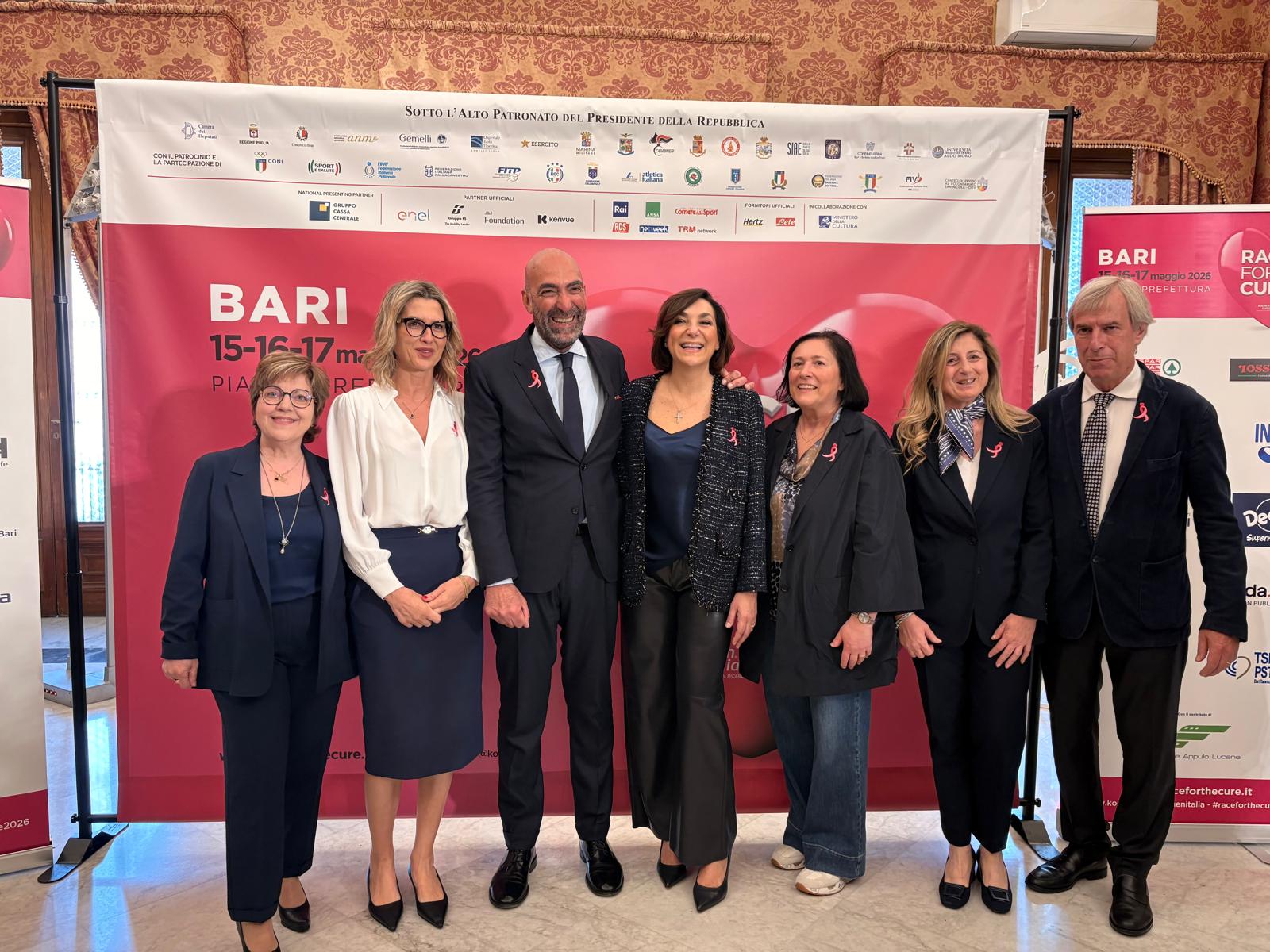 11 05 26 Presentata La Xx Edizione Della Race For The Cure Il Villaggio Della Salute Aperto Dal 15 Al 17 Maggio In Piazza Libertà Foto