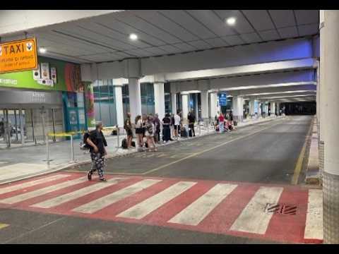 Aeroporto Di Bari, Niente Taxi Di Notte. I Tassisti: “troppi Voli In Ritardo E Nessuna Alternativa” – Video