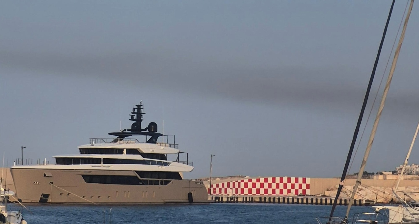 Yacht