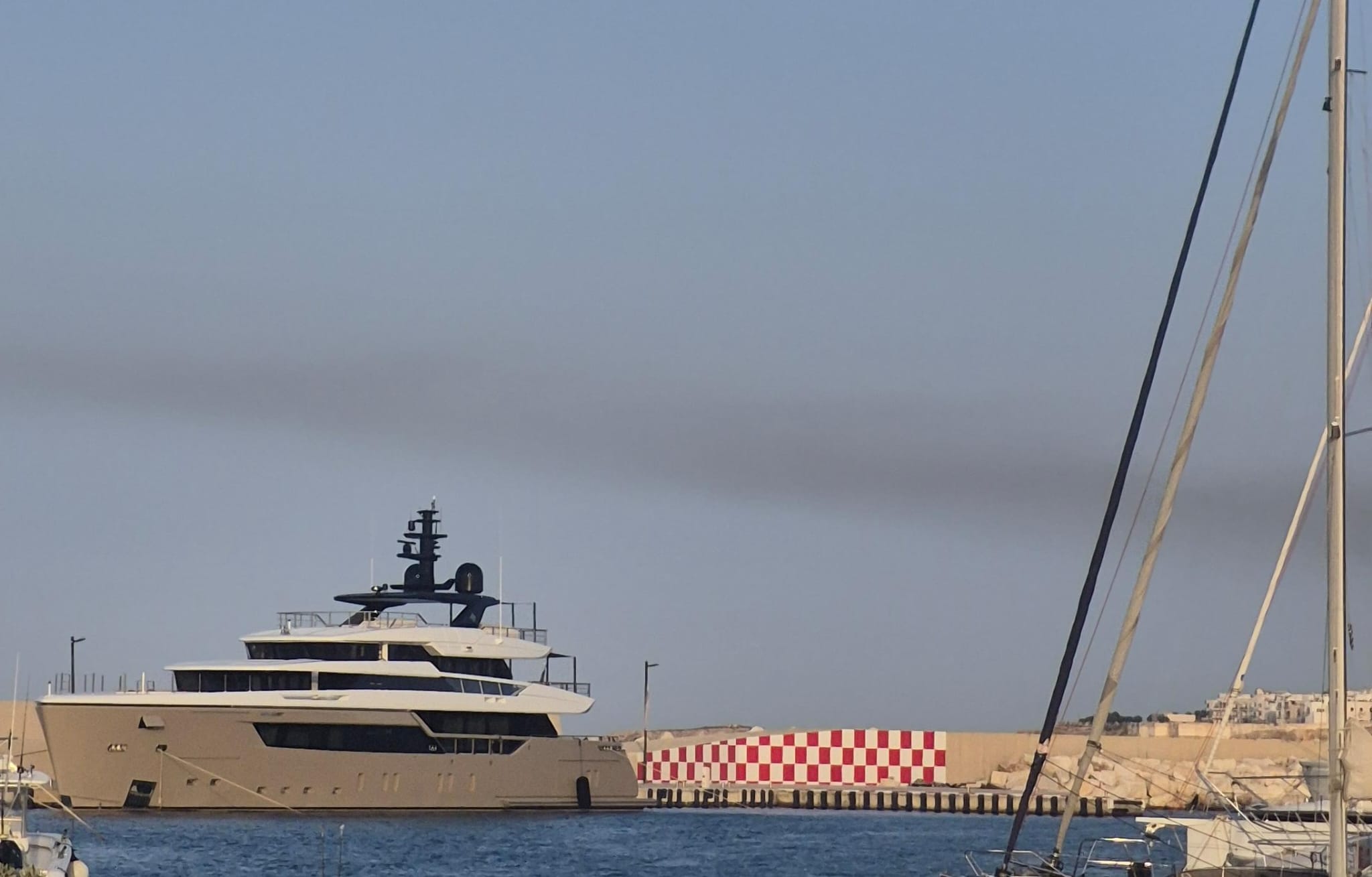 Yacht 1